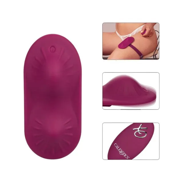 Aparat de masaj intim CALEXOTICS Dual Rider Grinder. cu jartieră detașabilă. control prin telecomandă. 12 funcții de vibrații. mov